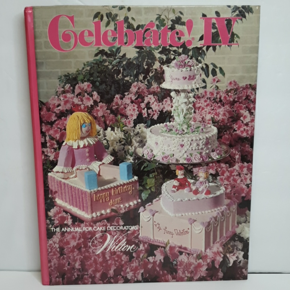 1977 Wilton Celebrate IV cake decorating book